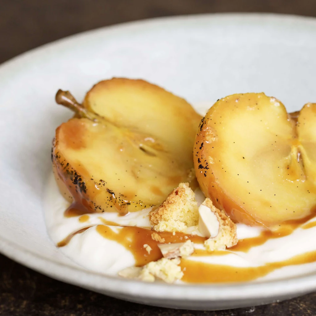 Pomme pochée avec caramel à la pomme