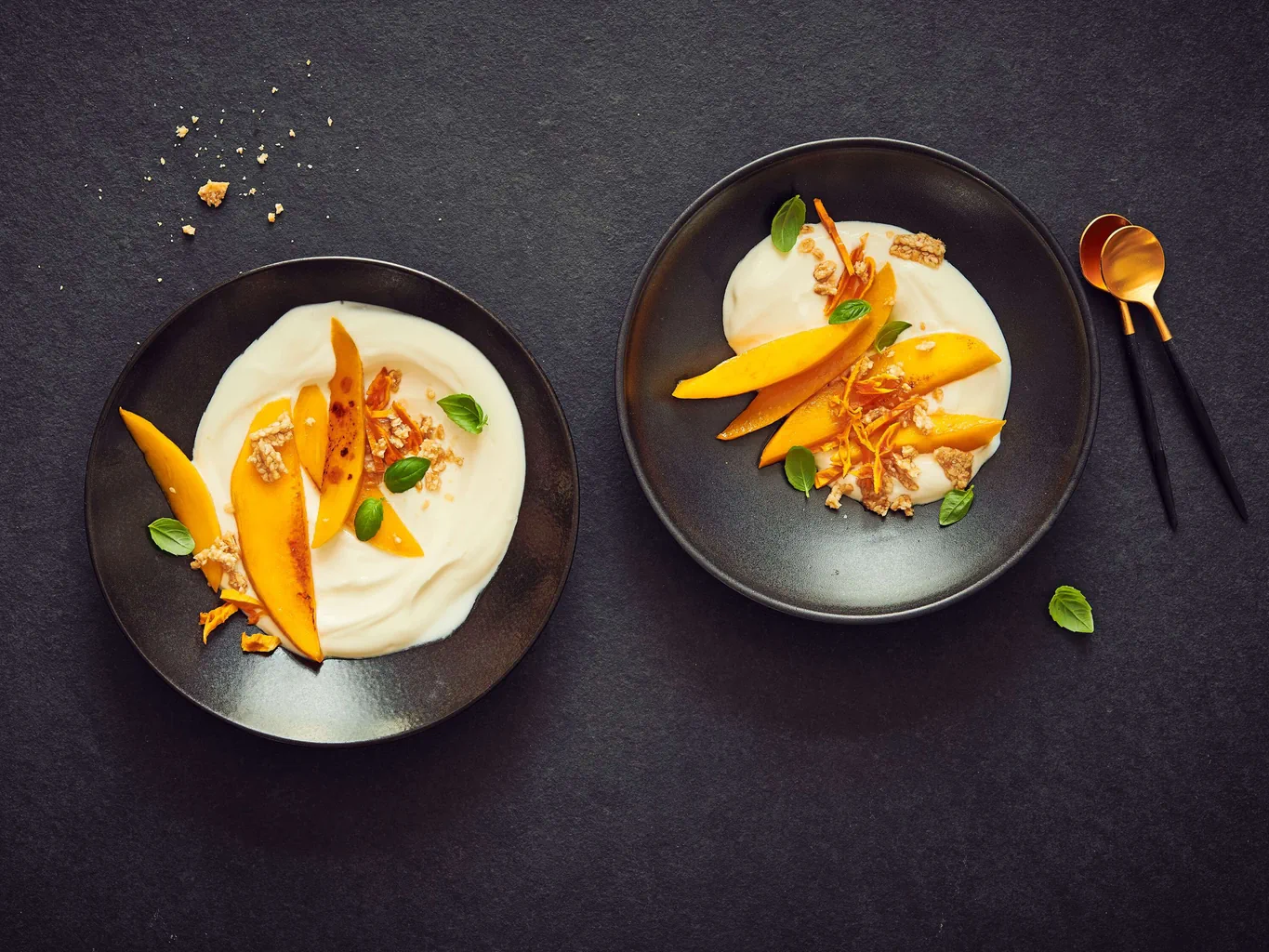 Mangue caramélisée avec yogourt 