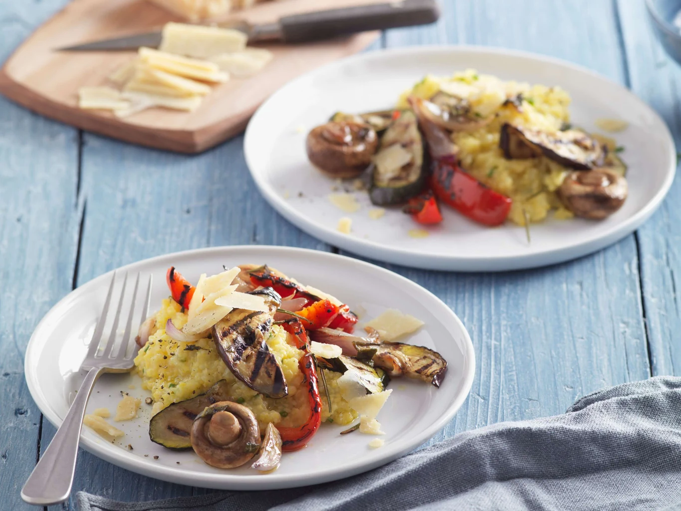 Légumes grillés sur polenta à la ciboulette