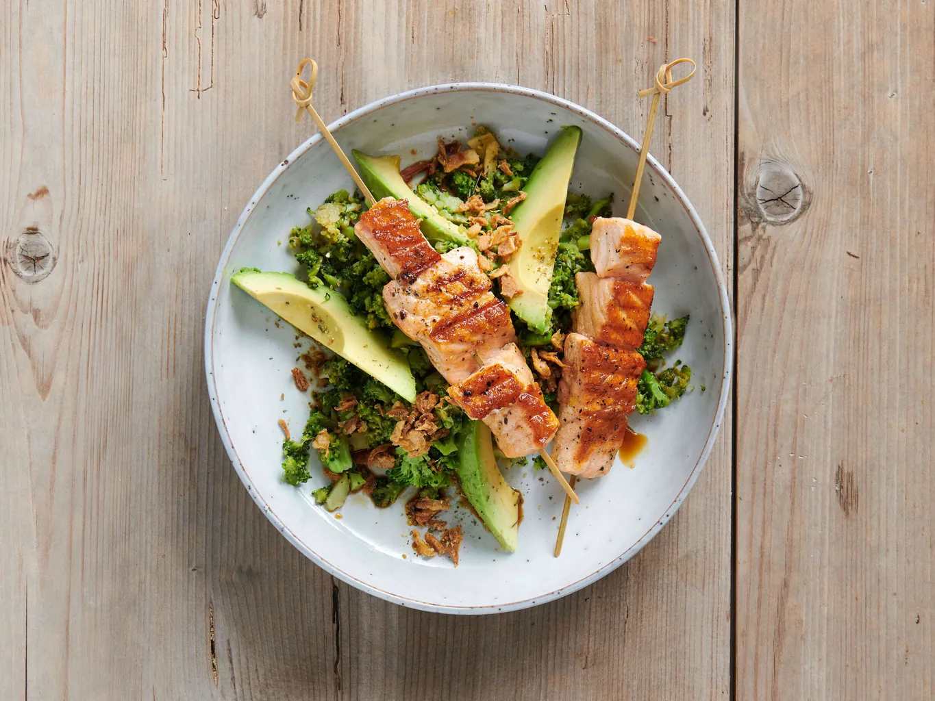 Lachsspiess mit Broccoli