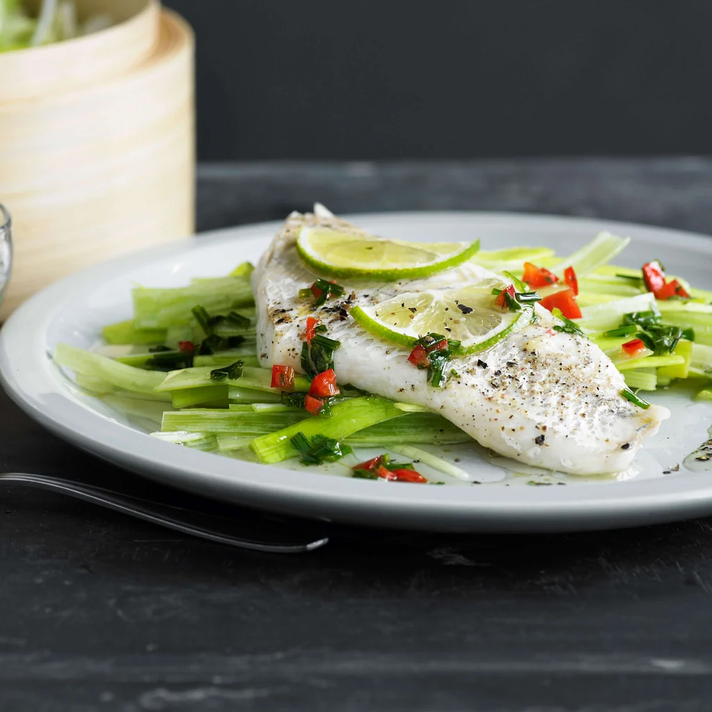Sandre sur julienne de poireau et huile aux herbes