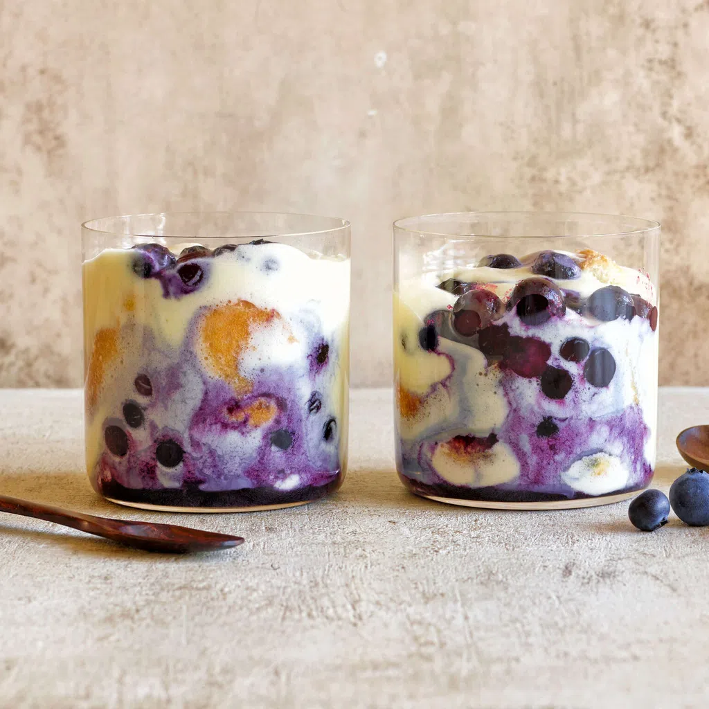Heidelbeer-Tiramisù im Glas