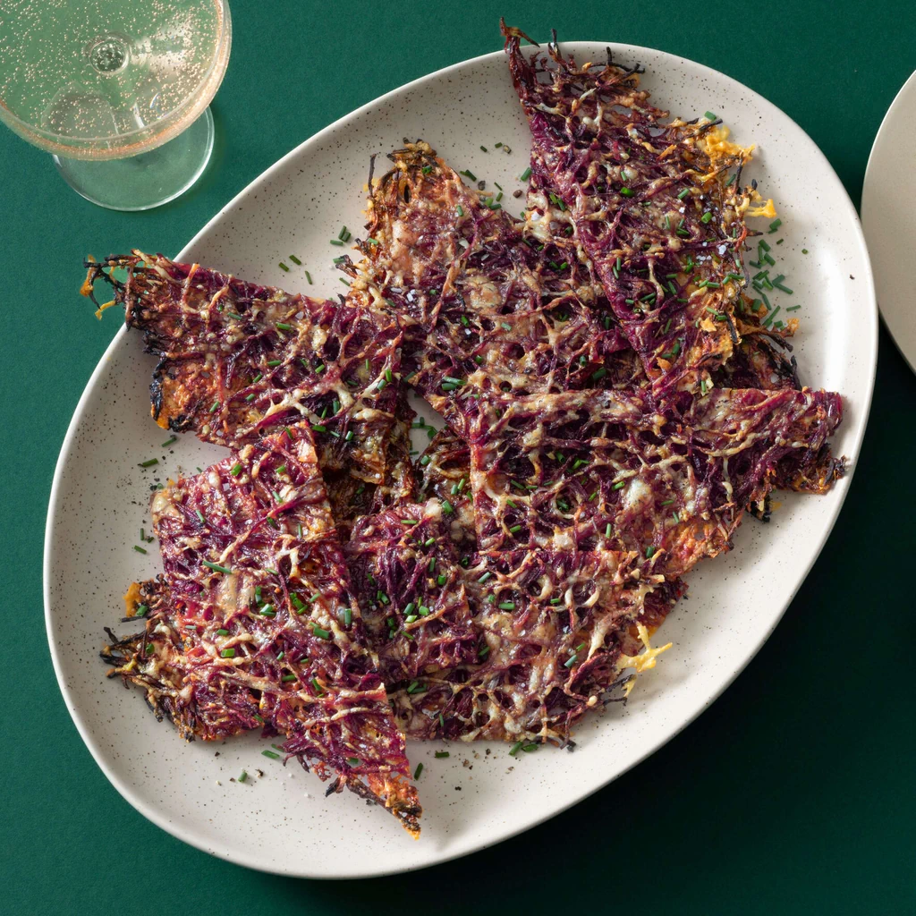 Croccantini di barbabietola al parmigiano