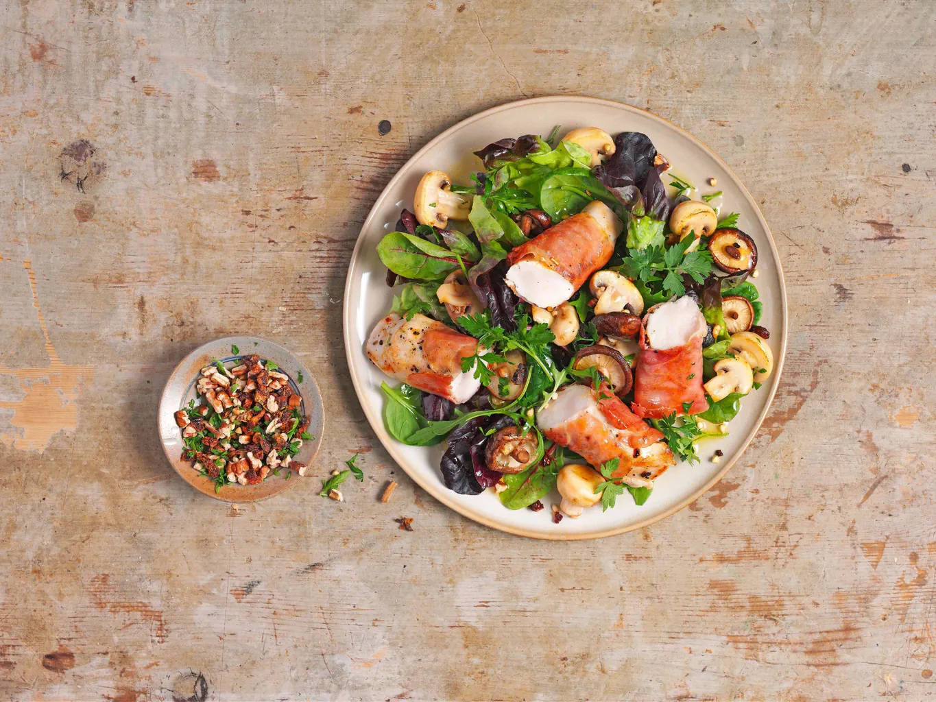 Kaninchenfilets mit Salat