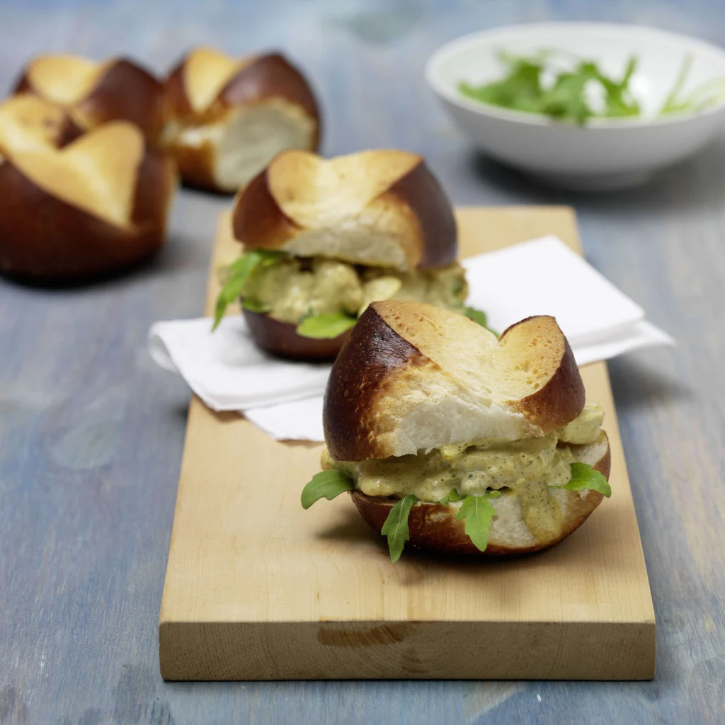 Silser Brötli mit Pouletfüllung