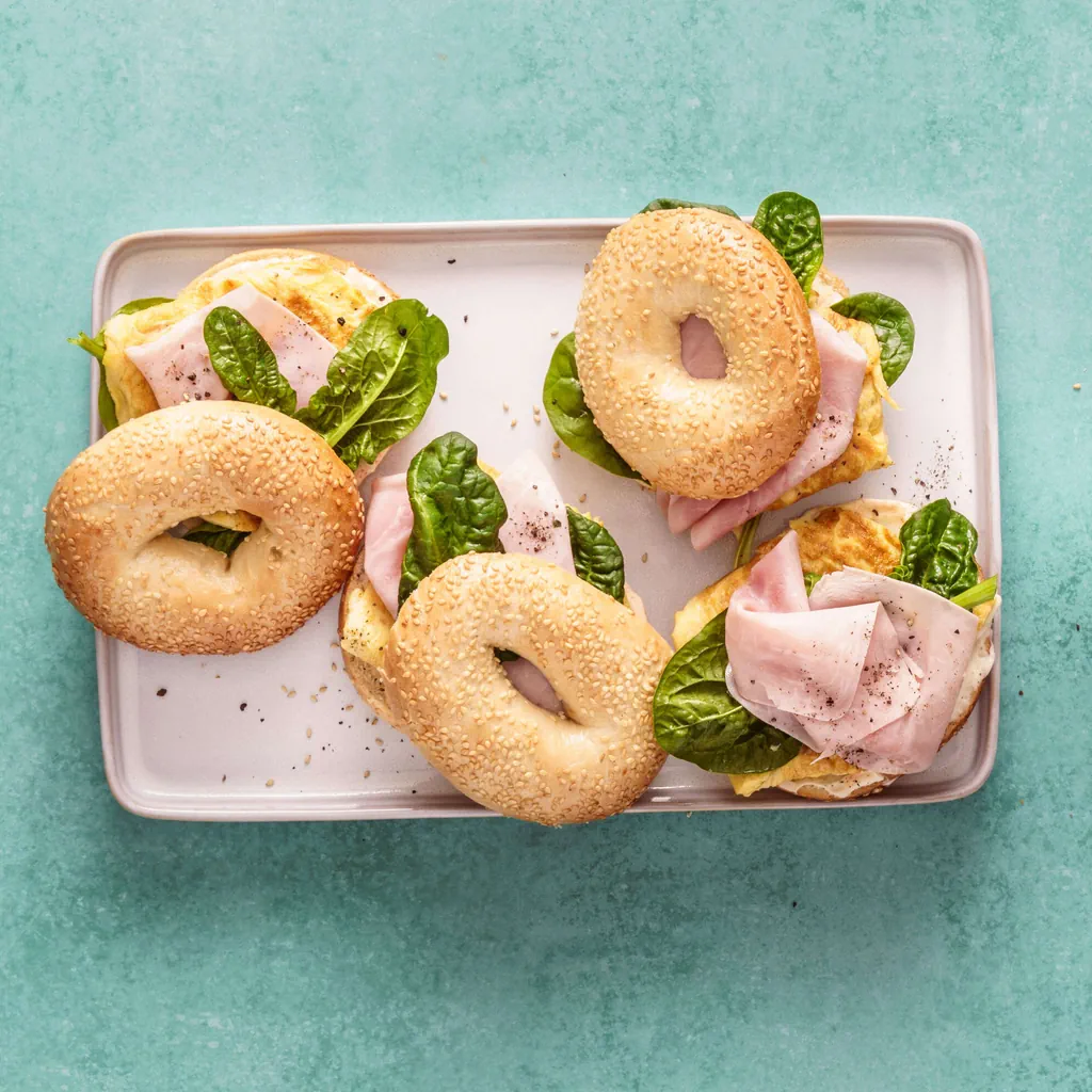 Schinken-Ei-Bagelsandwich