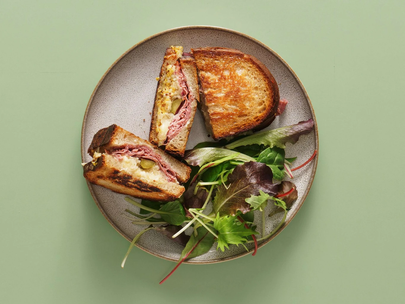 Toast con pastrami