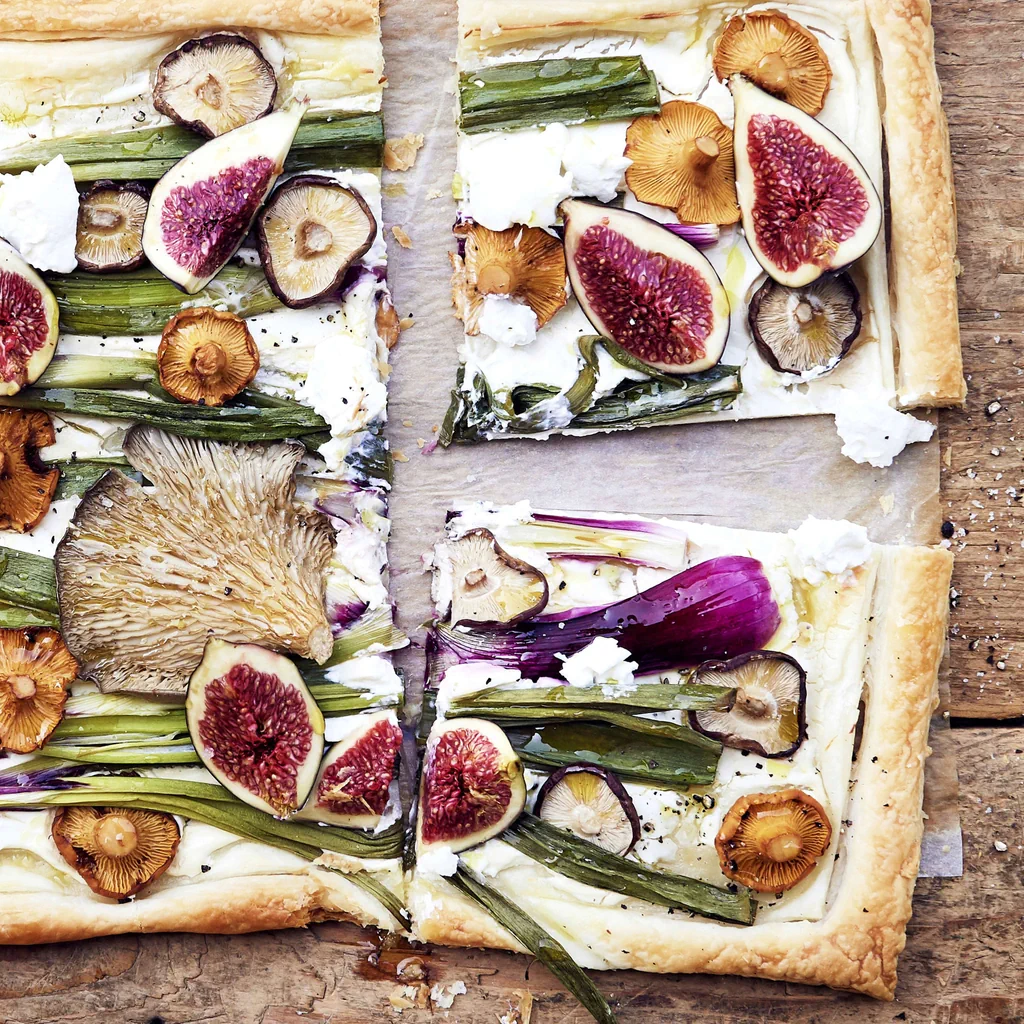 Tarte aux champignons et aux oignons nouveaux