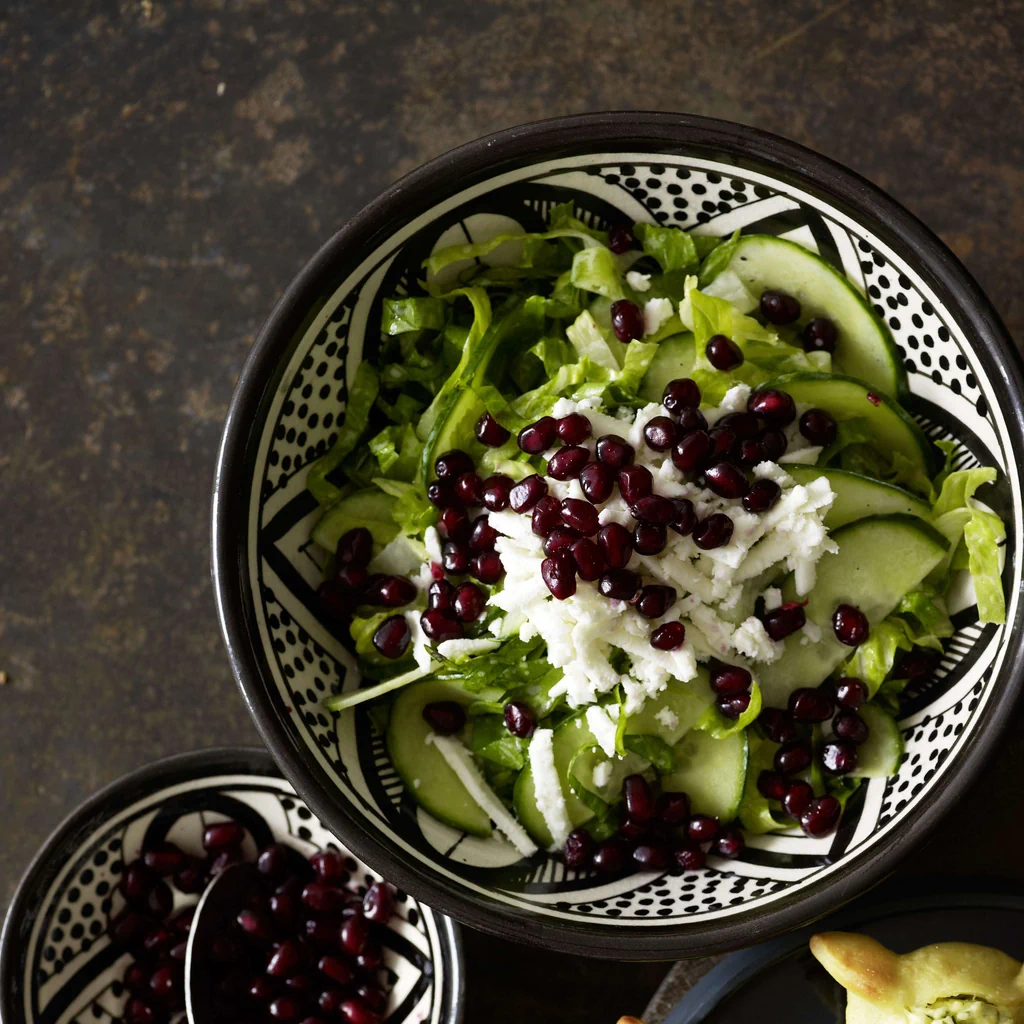 Insalata con formaggio di pecora e melagrana