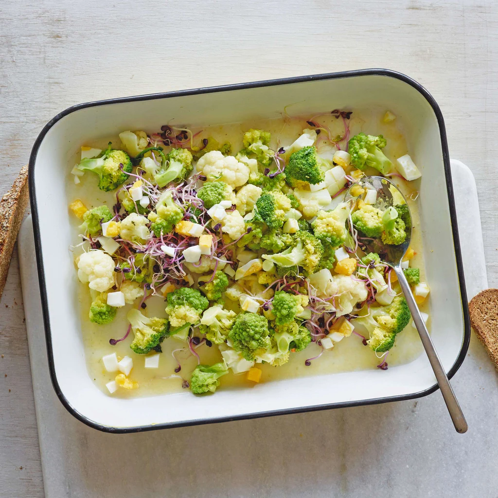 Insalata di cavolfiore e broccoli con uova