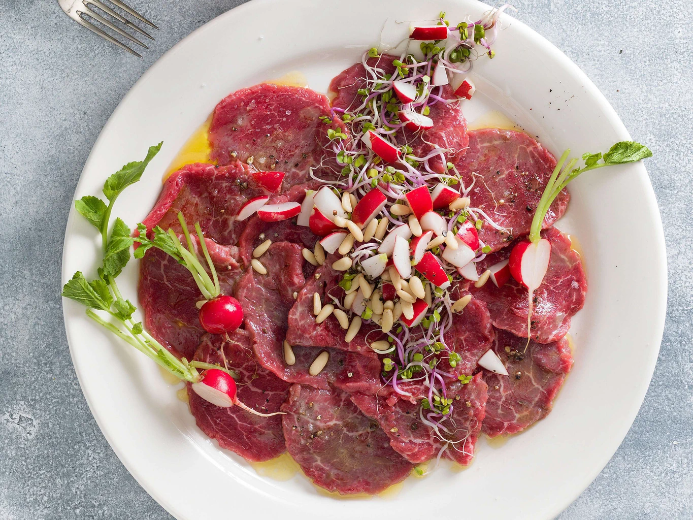 Carpaccio aux radis roses