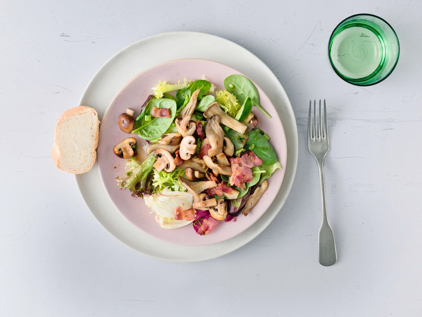 Insalata con funghi e pancetta