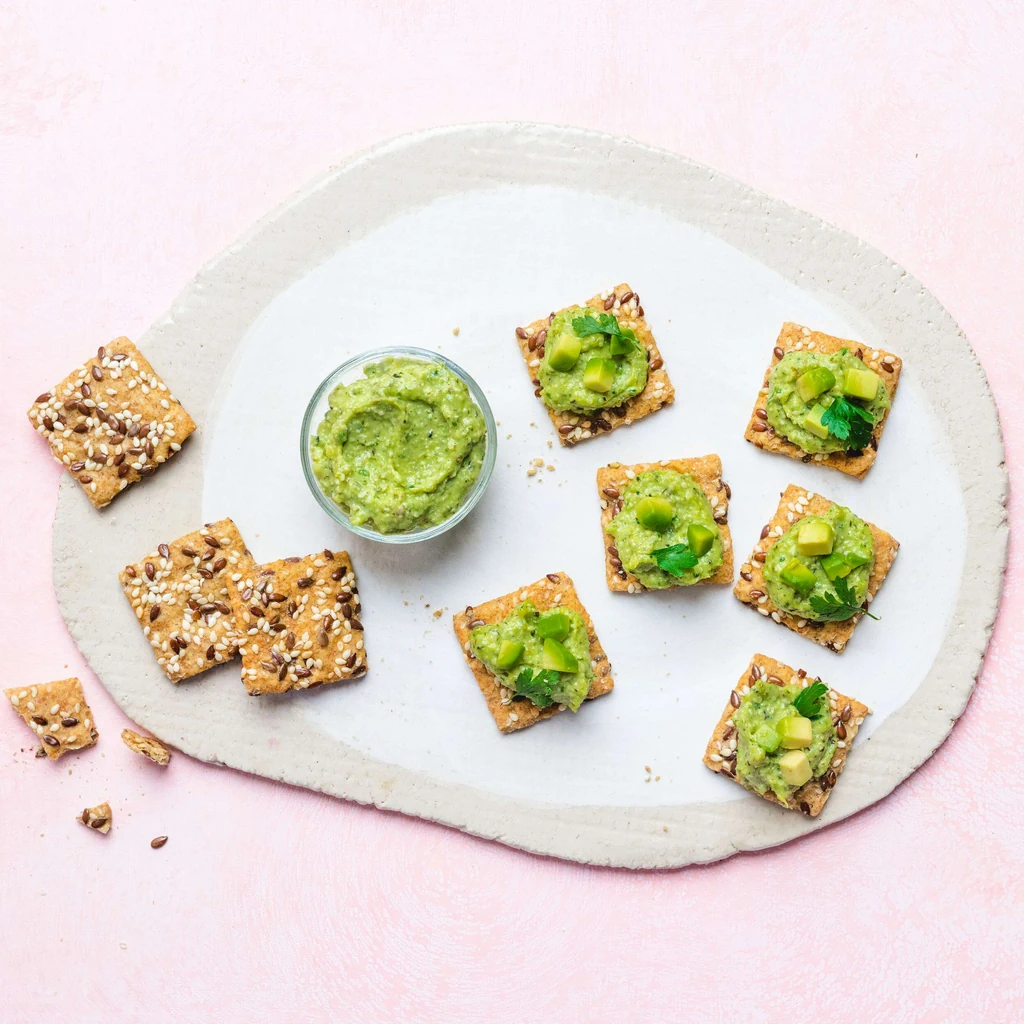 Crema da spalmare all'avocado con semi di canapa