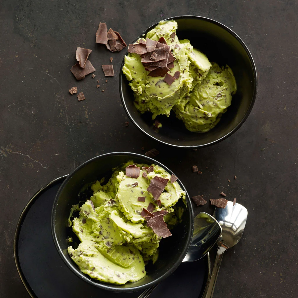 Glace à l’avocat avec chocolat