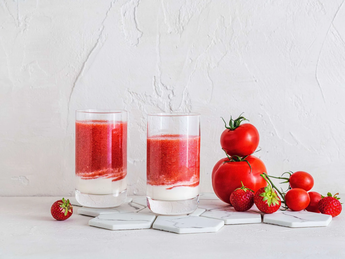 Erdbeer-Tomaten-Skyr-Smoothie