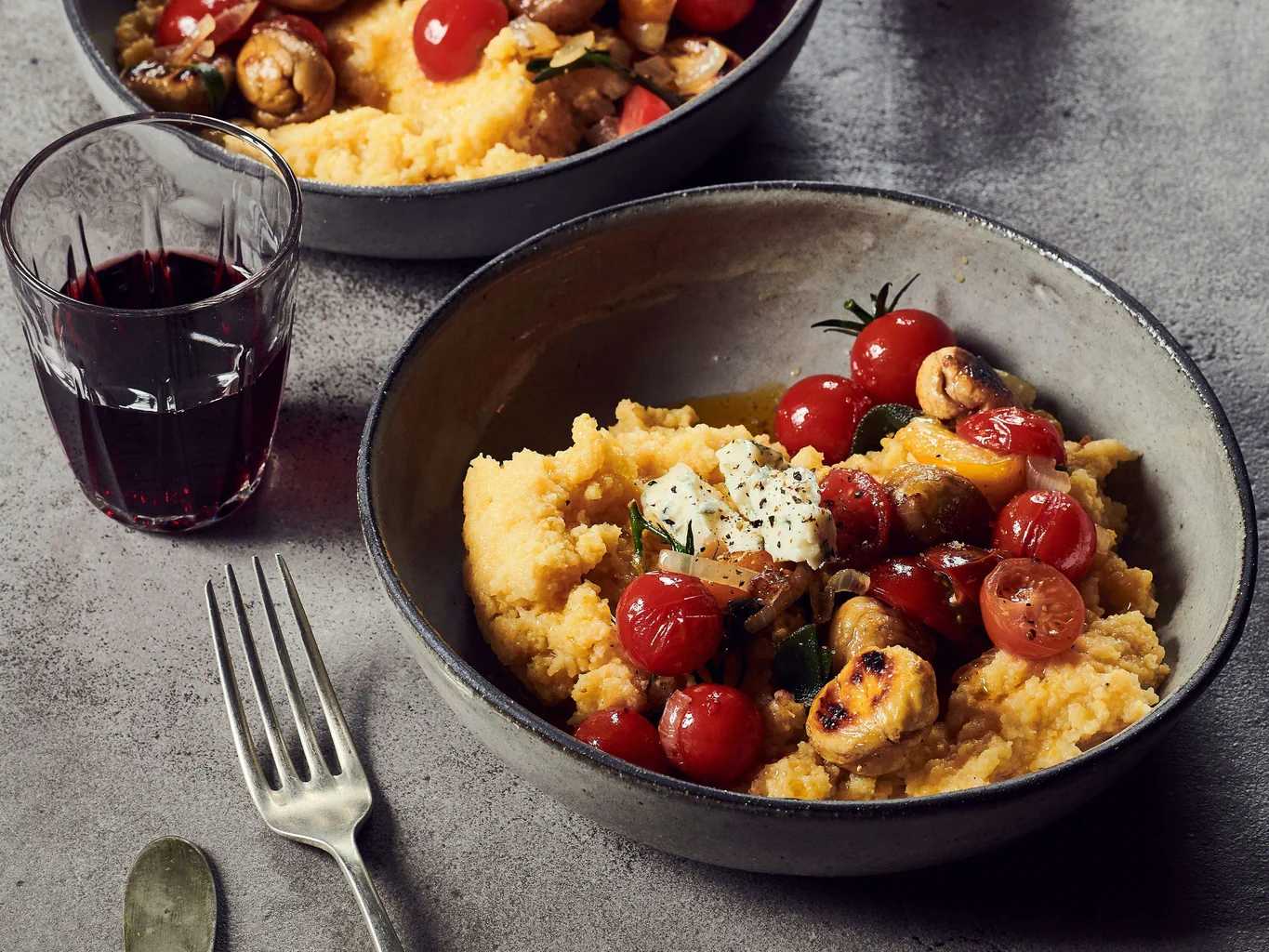Polenta con ragù di castagne