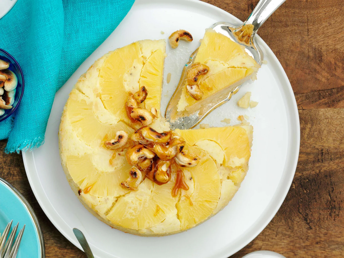 Tourte au riz et au lait de coco avec ananas