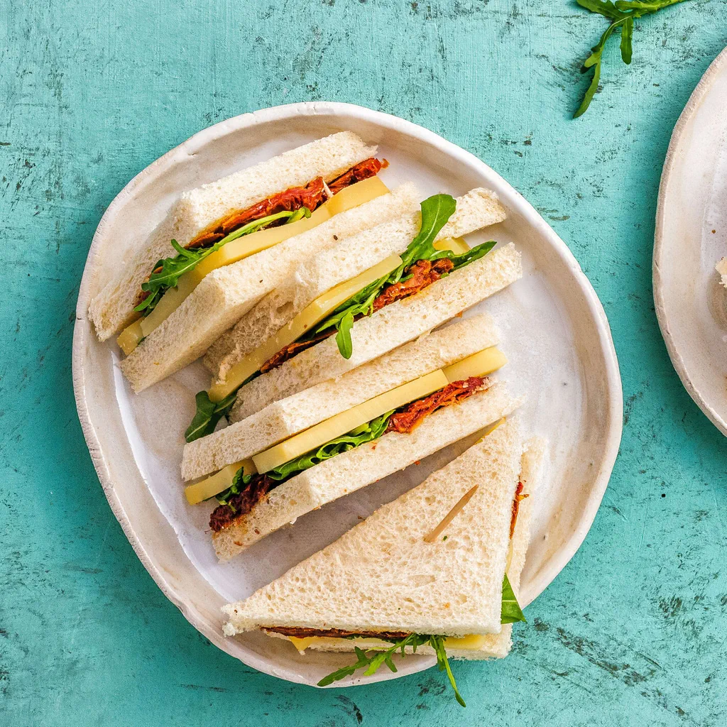 Sandwich au pain de mie avec fromage du Jura