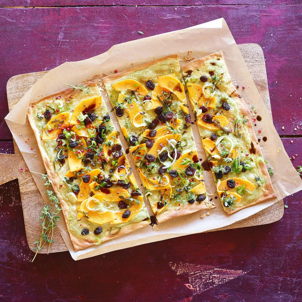Kürbisflammkuchen mit Cranberries