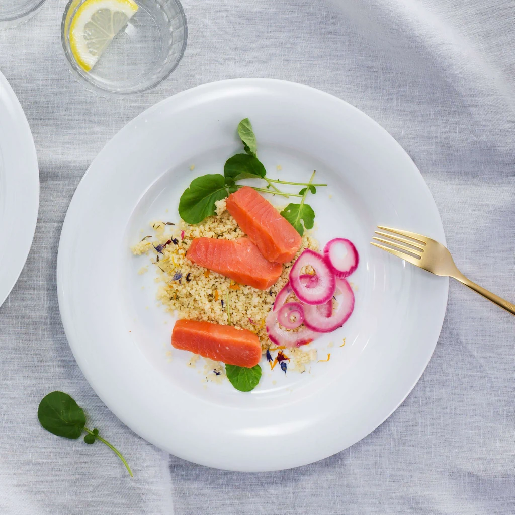Couscous aux fleurs avec saumon