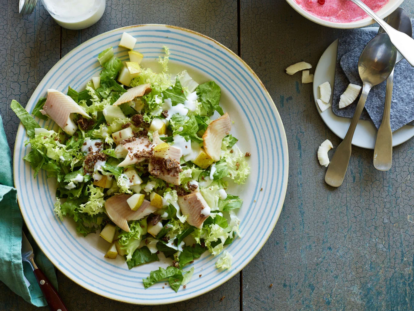 Salade verte avec truite fumée