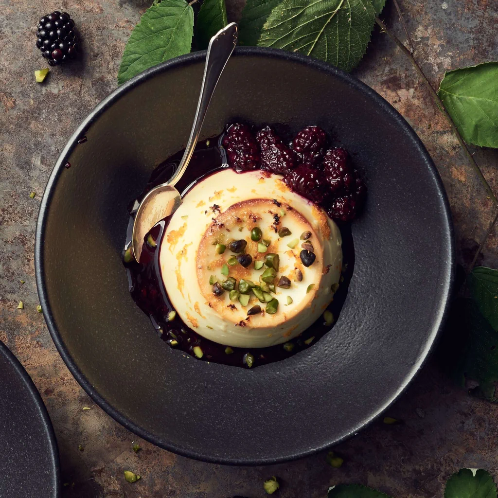 Ricotta al forno con composta di more