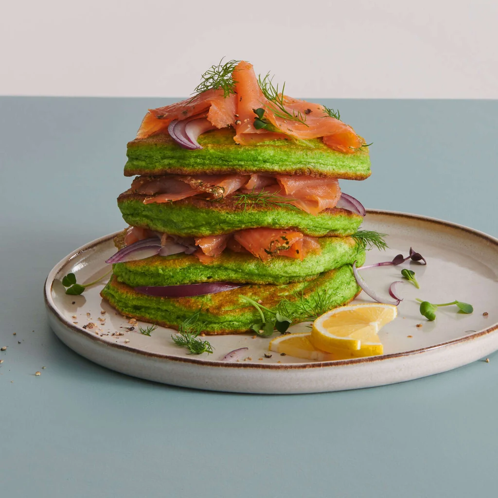 Spinat-Pancakes mit Rauchlachs