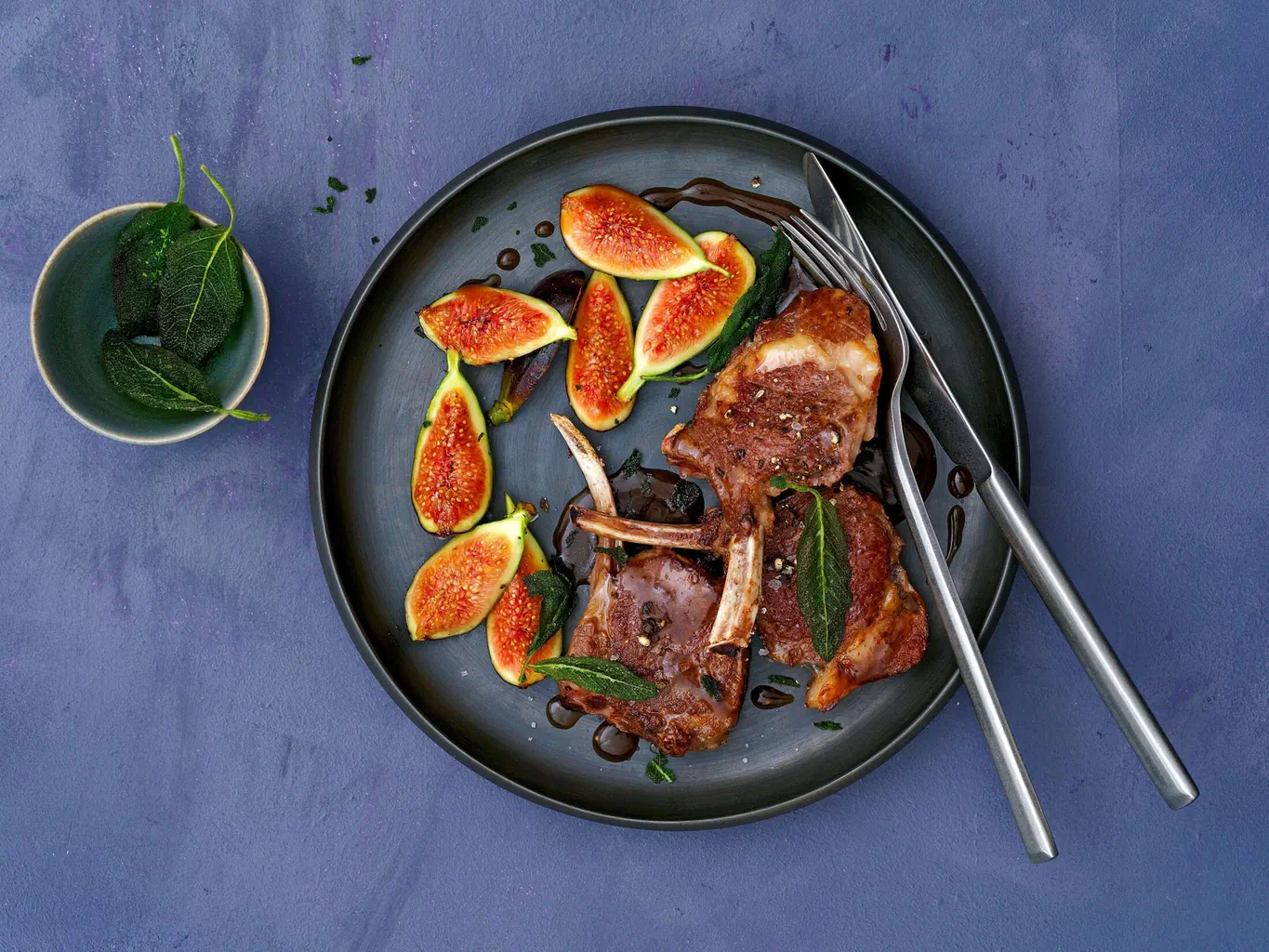 Lammkoteletts mit caramelisierten Feigen