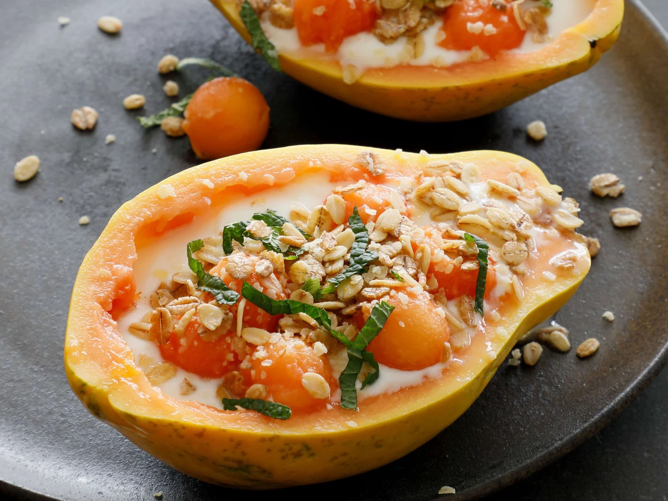 Papaia ripiena allo yogurt