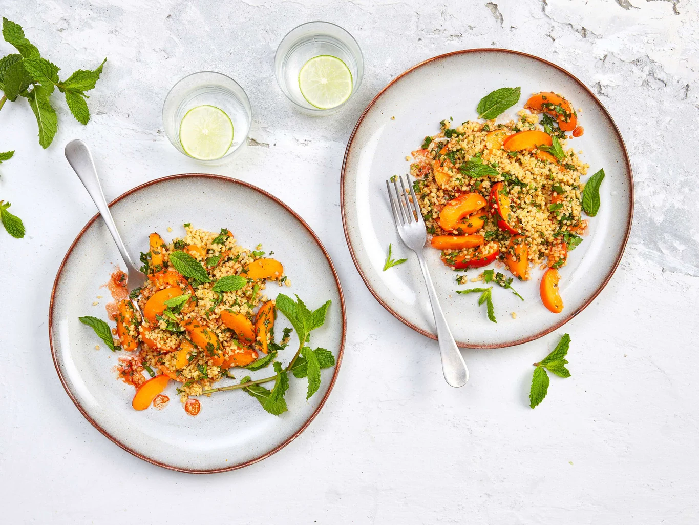 Insalata di albicocche alle erbe con bulgur