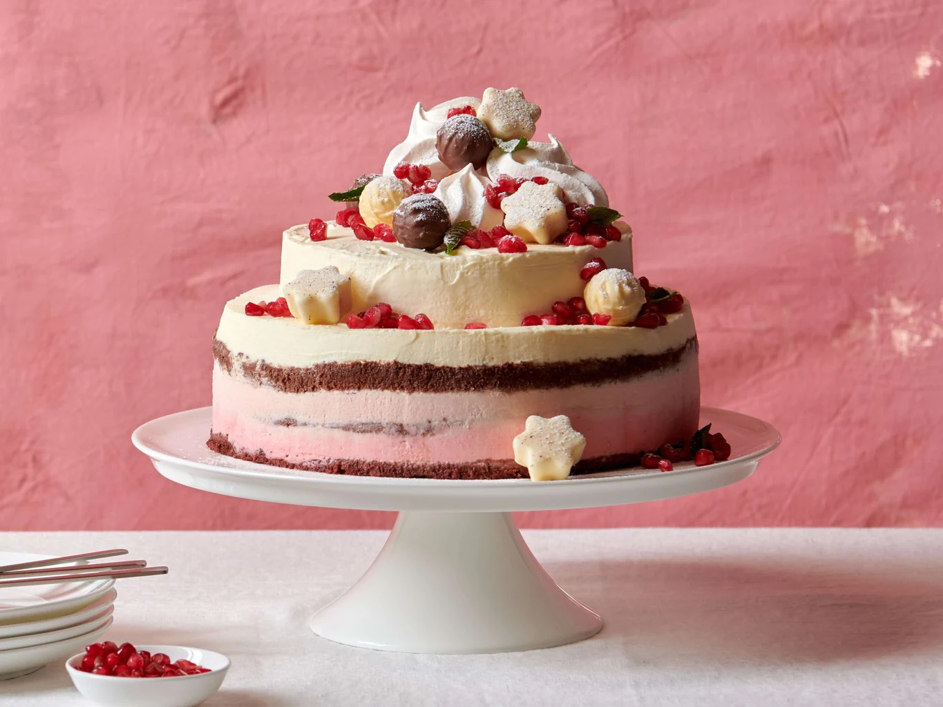 Torta gelato con chicchi di melagrana