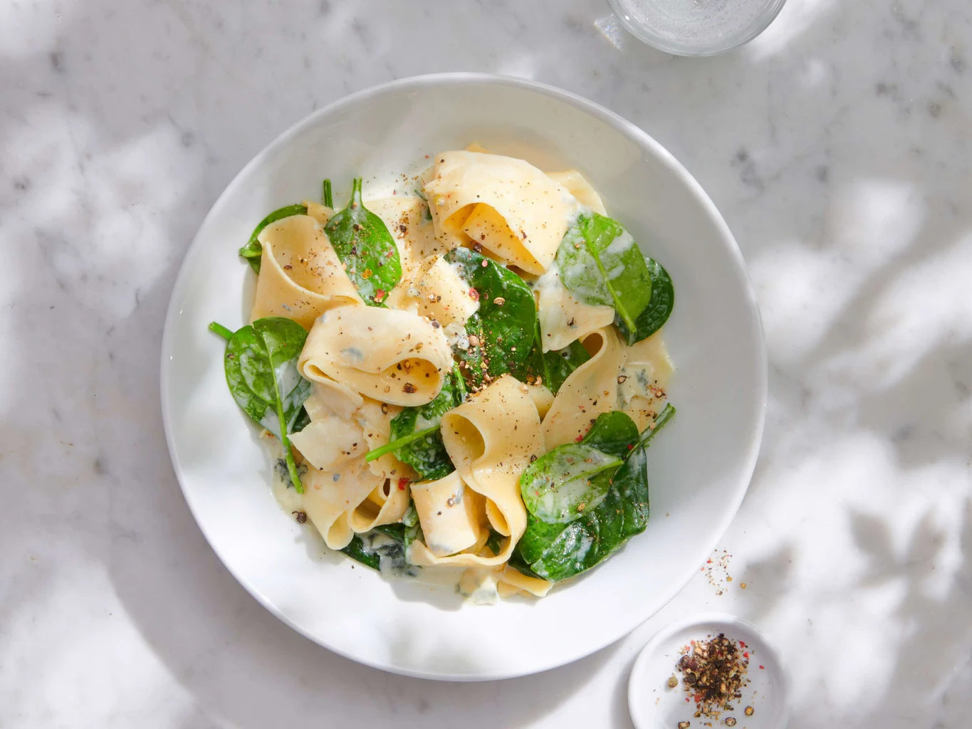 Pappardelle mit Gorgonzola und Spinat