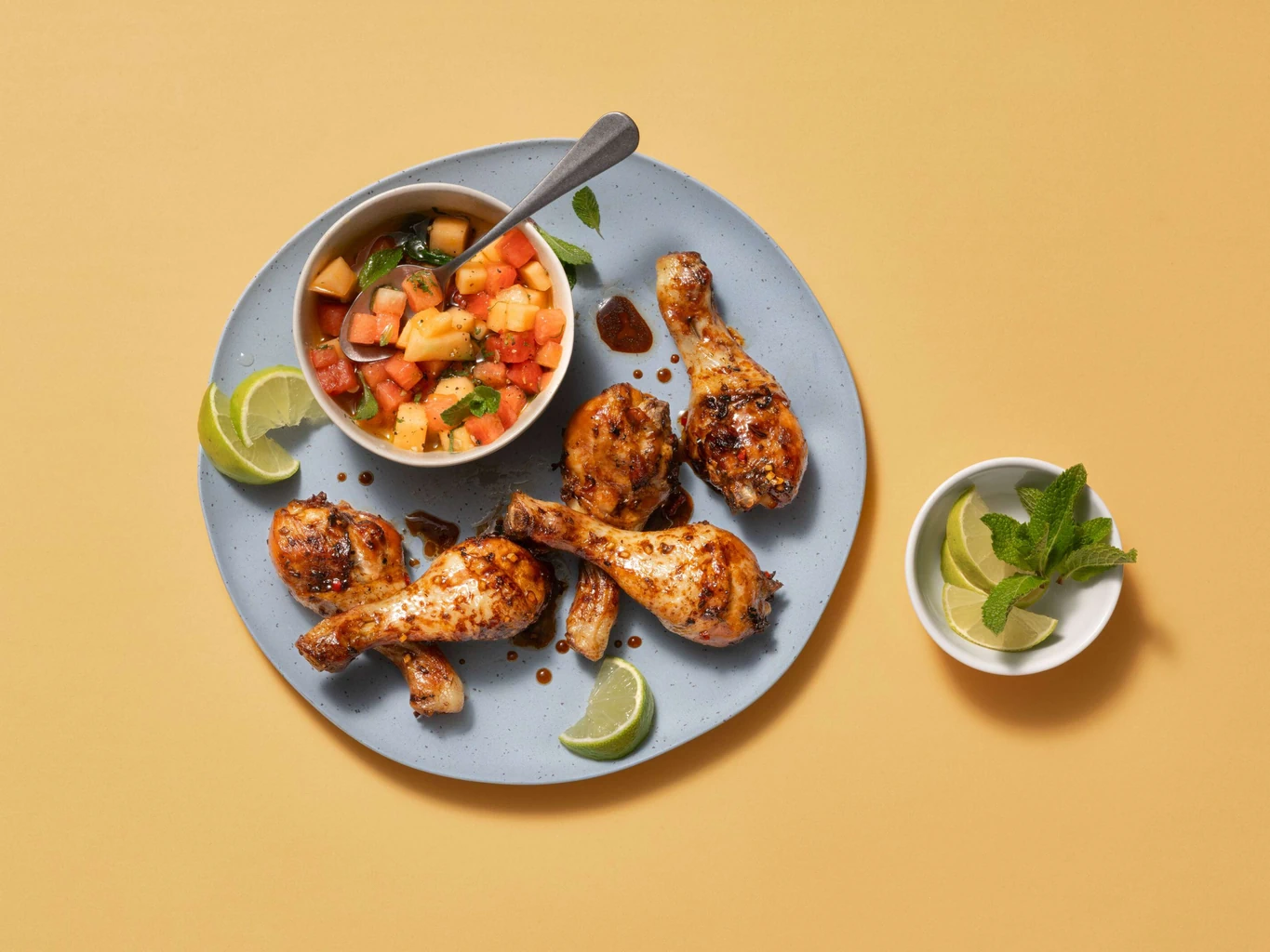 Pollo grigliato all'australiana con melone in insalata