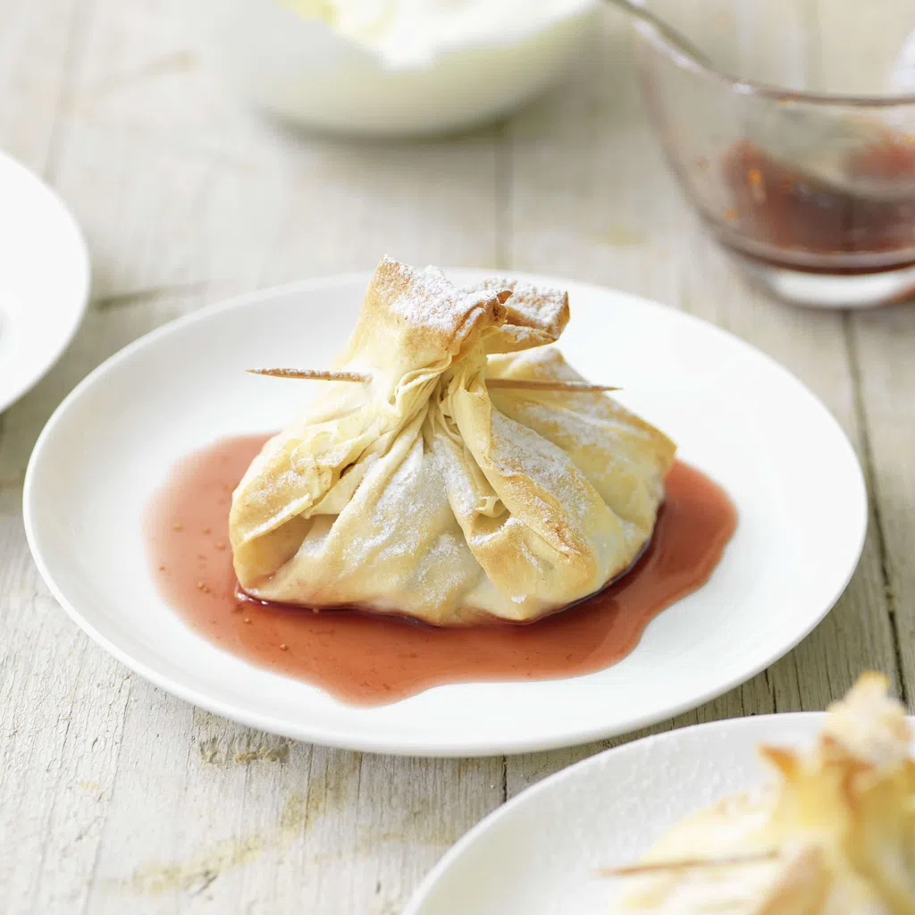 Portwein-Feigen im Strudelteigbeutel