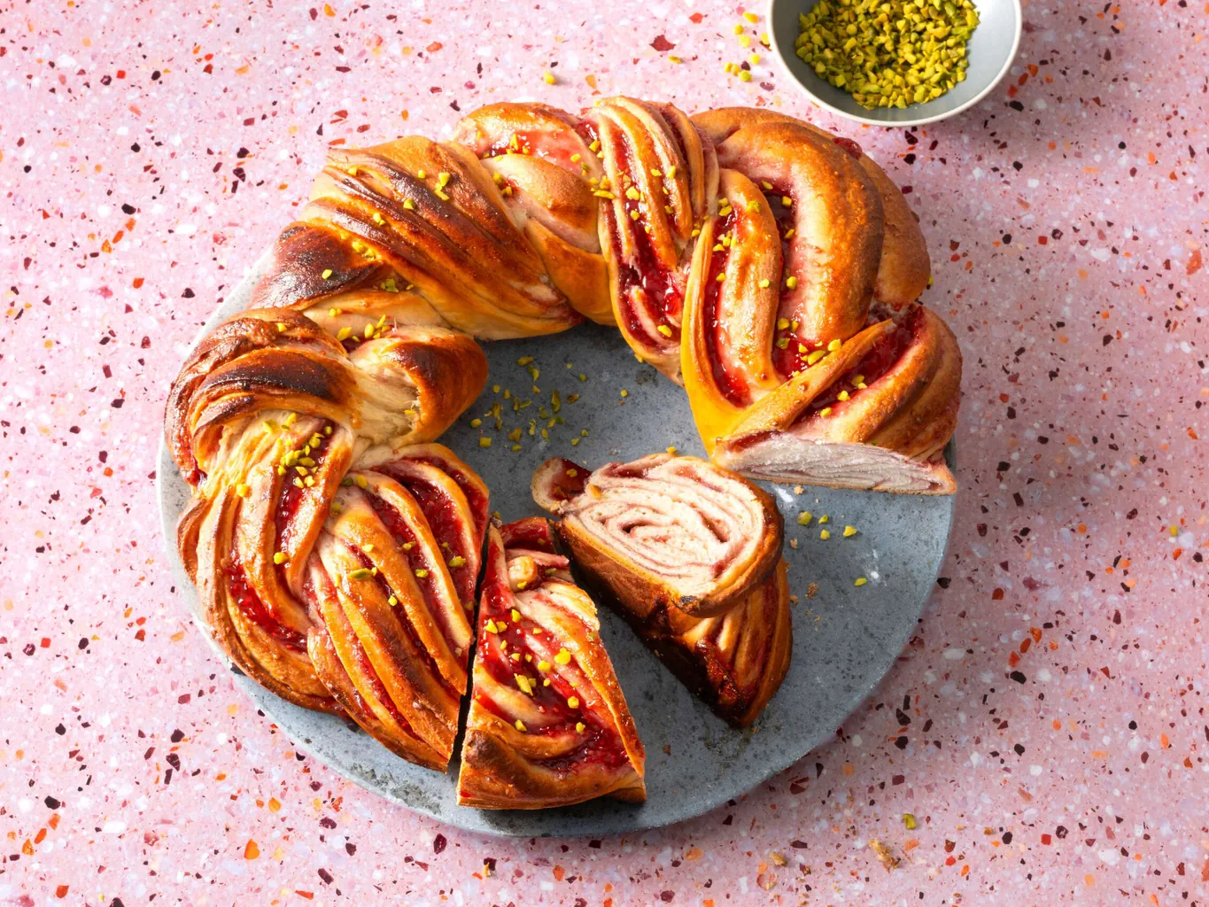 Corona lievitata ai lamponi