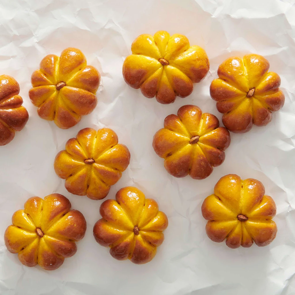 Panini soffici alla zucca e allo zafferano