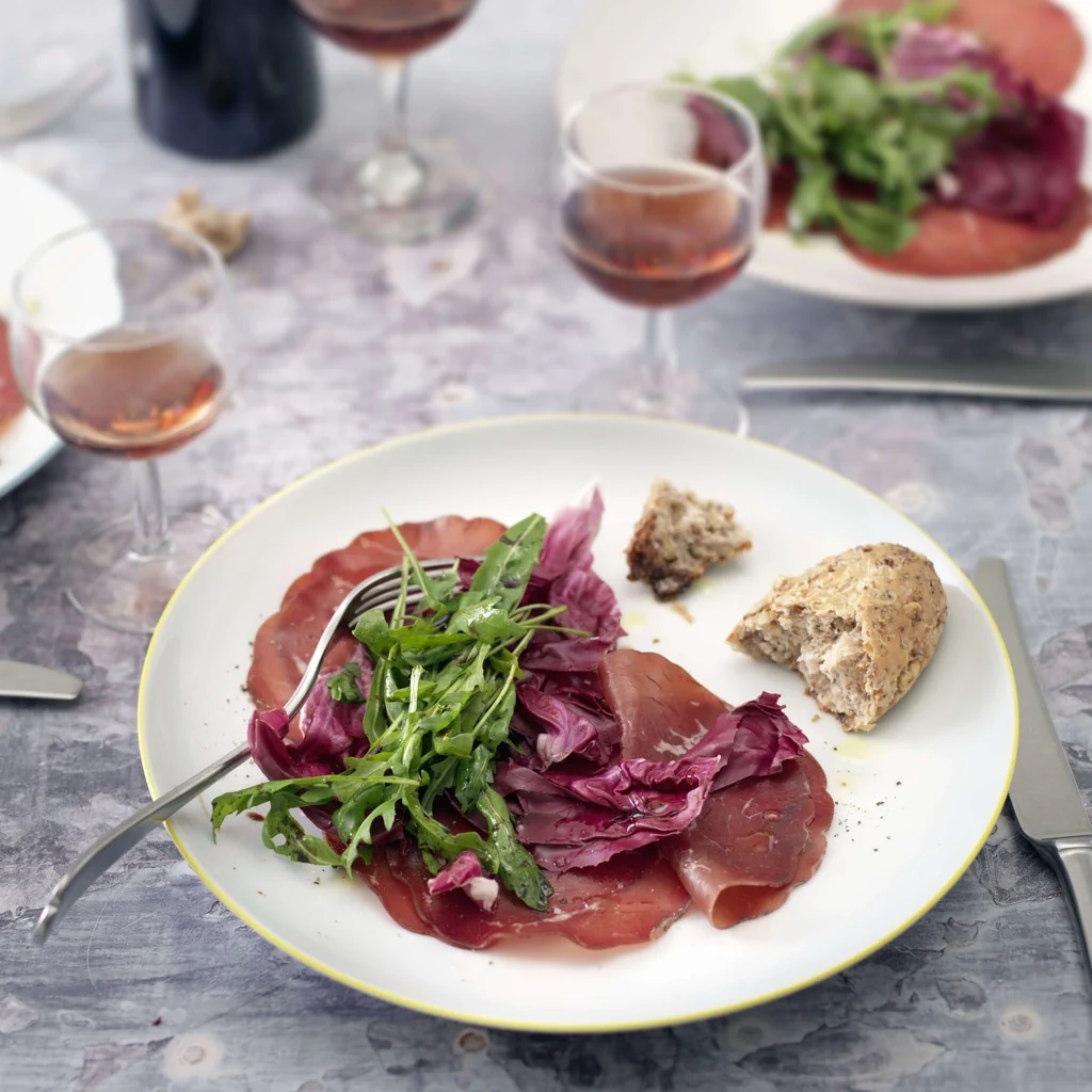 Carpaccio di bresaola con cicorino e rucola