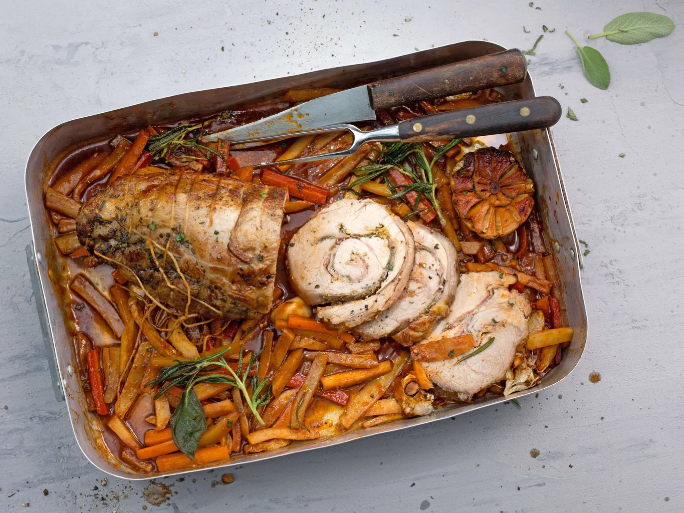 Rôti de veau roulé au jambon cru