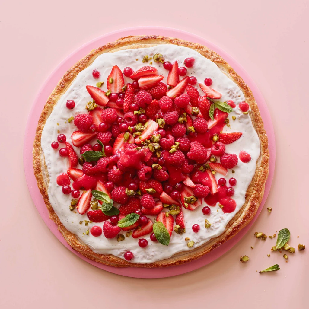 Tarte aux baies avec pistaches