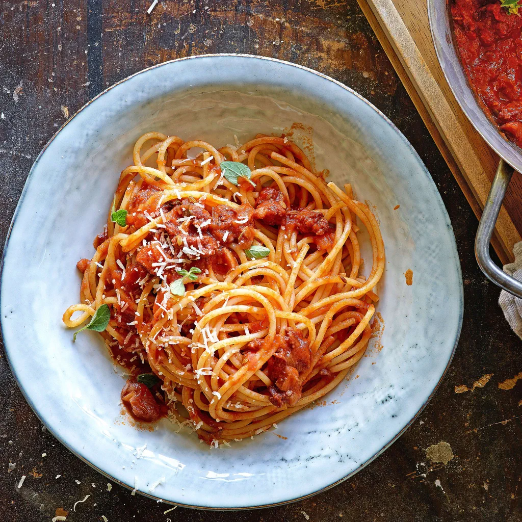 Luganighe-Dorsch-Sugo mit Spaghetti