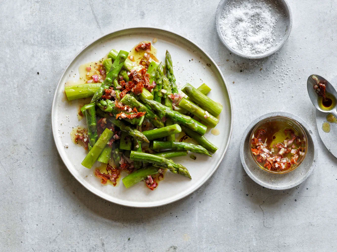 Salade d'asperges avec vinaigrette
