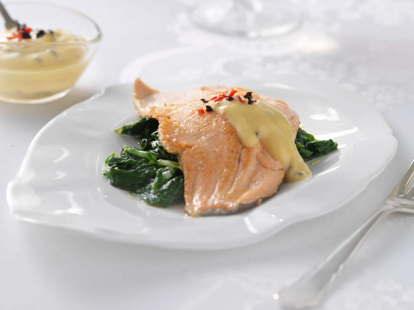 Saiblingfilet mit Olivenöl-Hollandaise