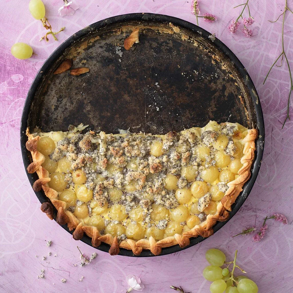 Tarte aux raisins avec crumble de pavot