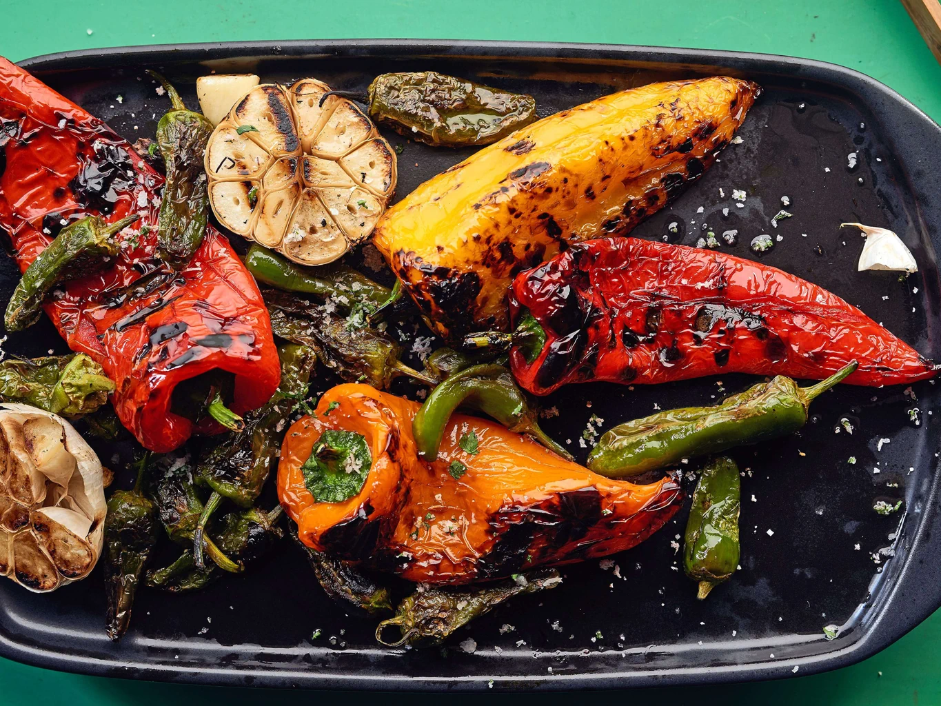 Pimientos und Mini-Peperoni