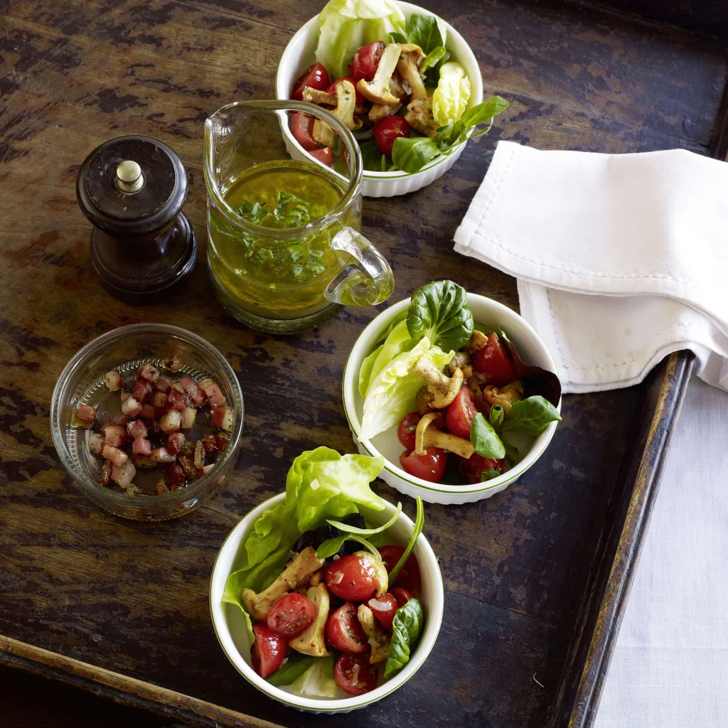 Salade de tomates cerises aux chanterelles