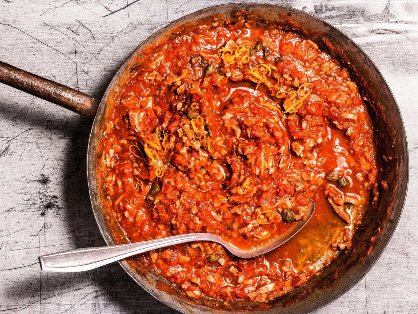Sauce tomate au jarret de porc