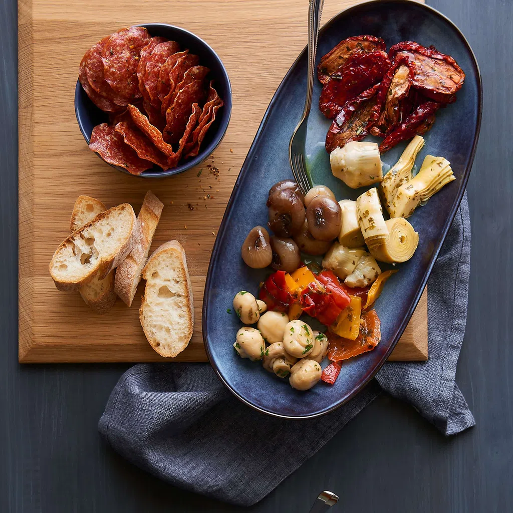 Antipasti mit Salamichips