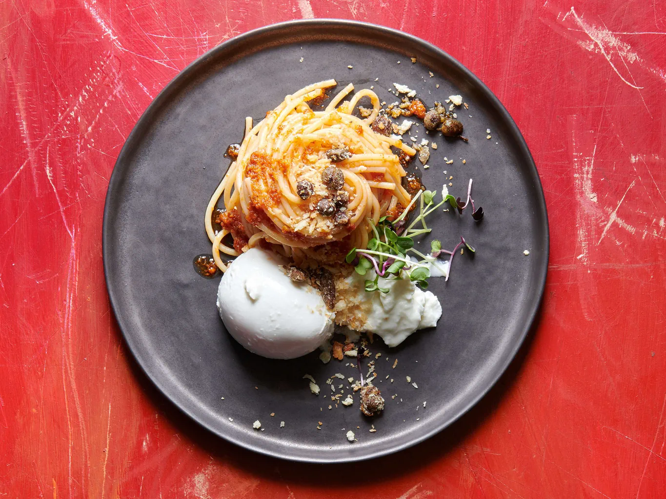 Spaghetti mit Kapernbrösel