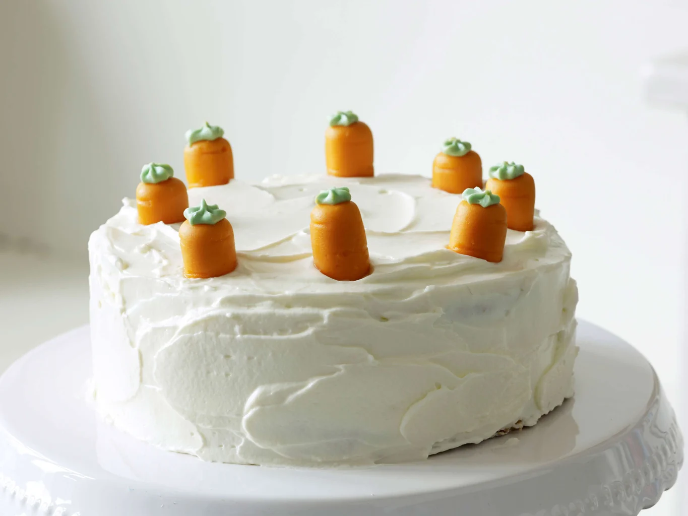 Torta di carote con carotine di marzapane