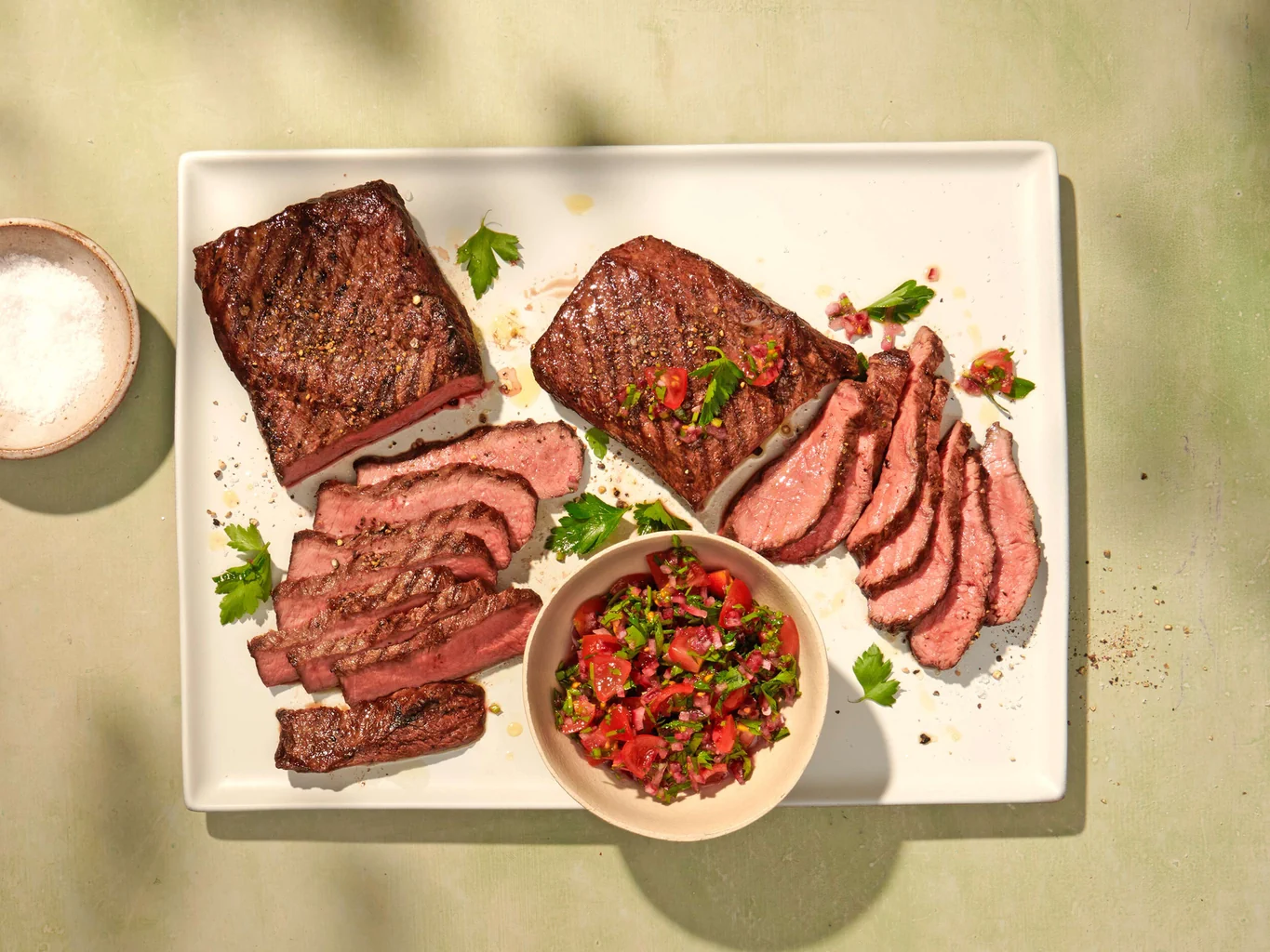 Flat-Iron-Steak mit Tomaten-Salsa
